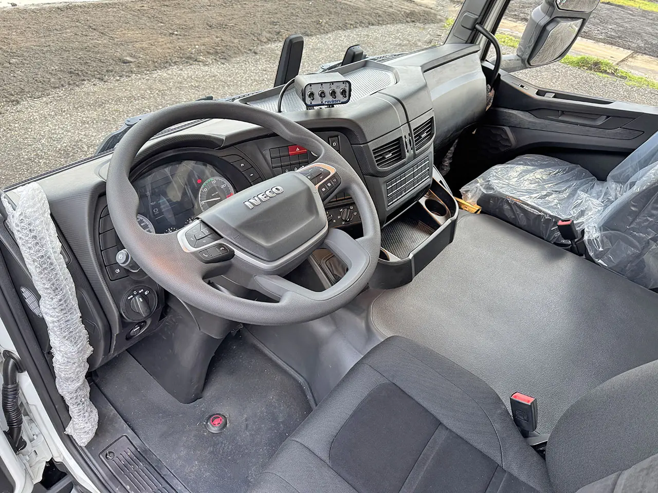 Iveco T-Way AD380T43 AT 6x4 Water Tank Truck 3