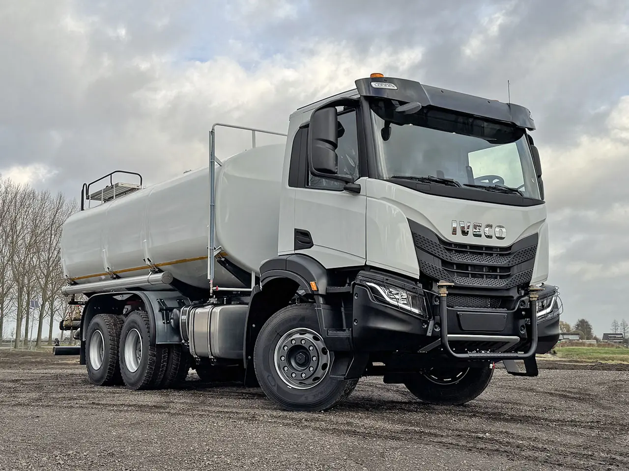 Iveco T-Way AD380T43 AT 6x4 Camion citerne à eau 4