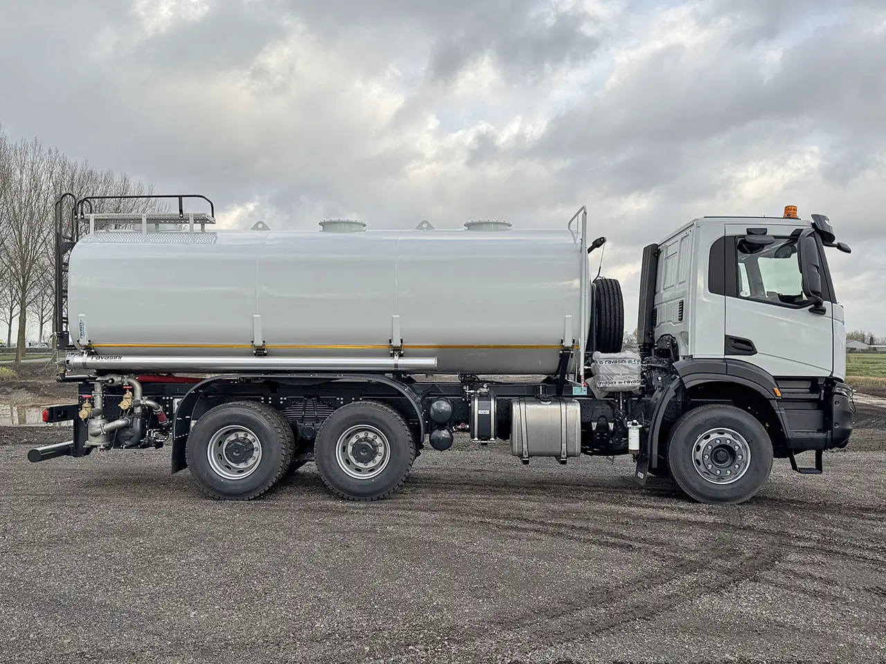 Iveco T-Way AD380T43 AT 6x4 Water Tank Truck 5