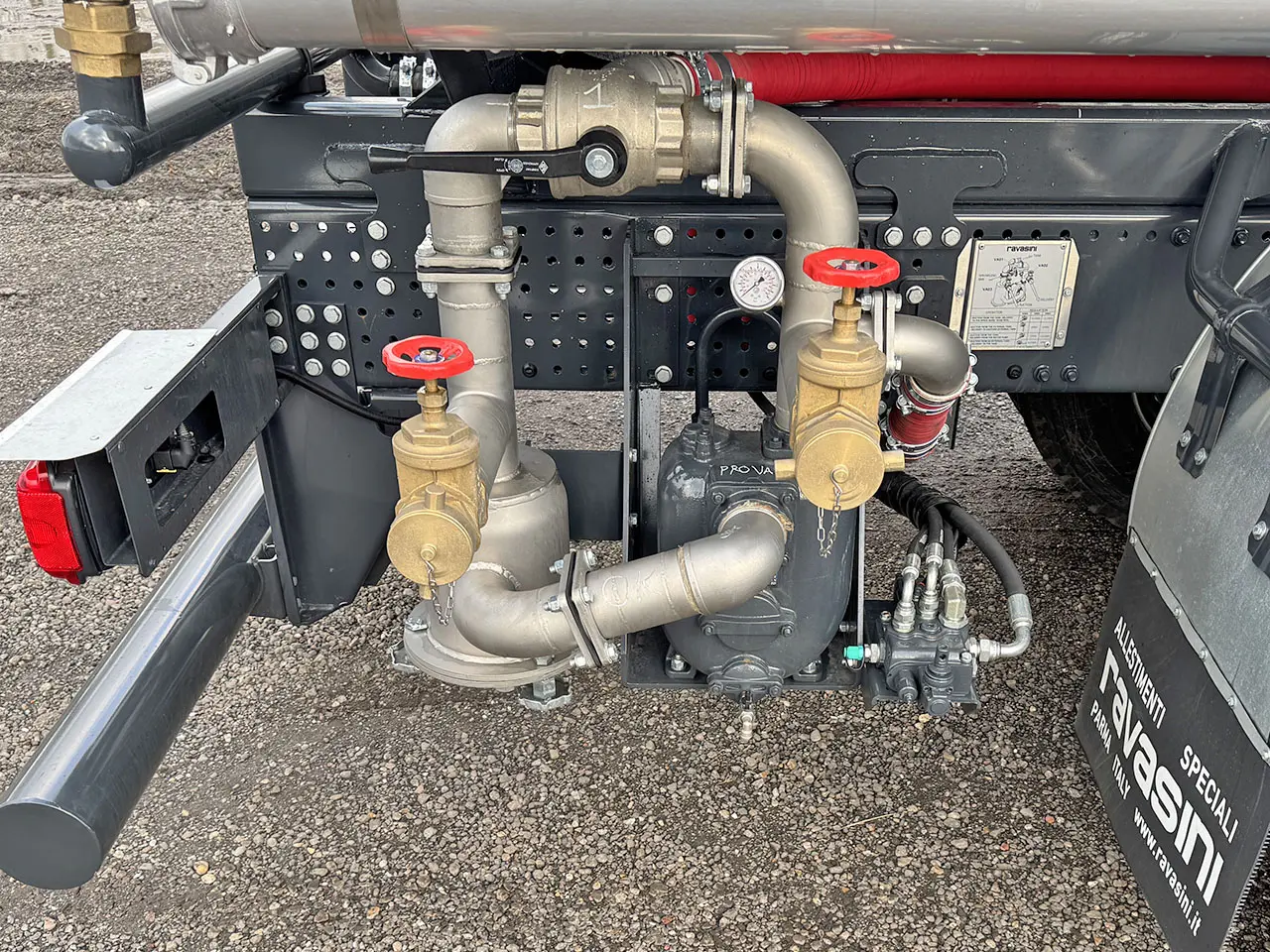 Iveco T-Way AD380T43 AT 6x4 Camion citerne à eau 13