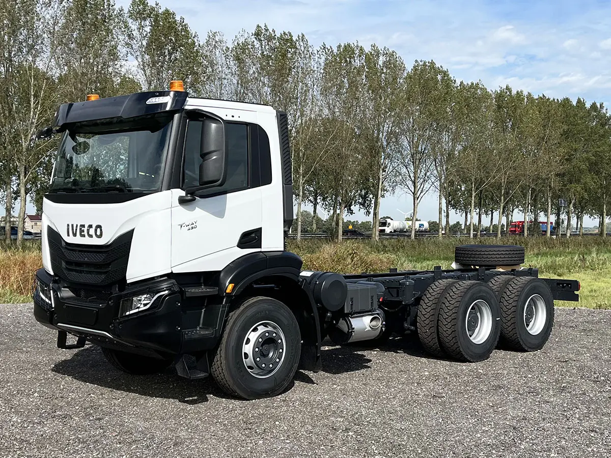 Iveco T-Way AD380T43H-3800 AT Chassis Cabin 6x4 1