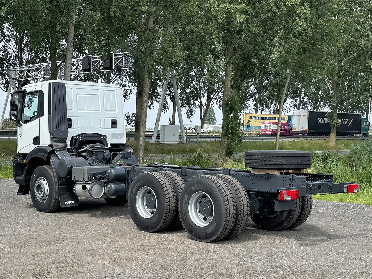 Iveco T-Way AD380T43H-3800 AT Châssis Cabine 6x4 6