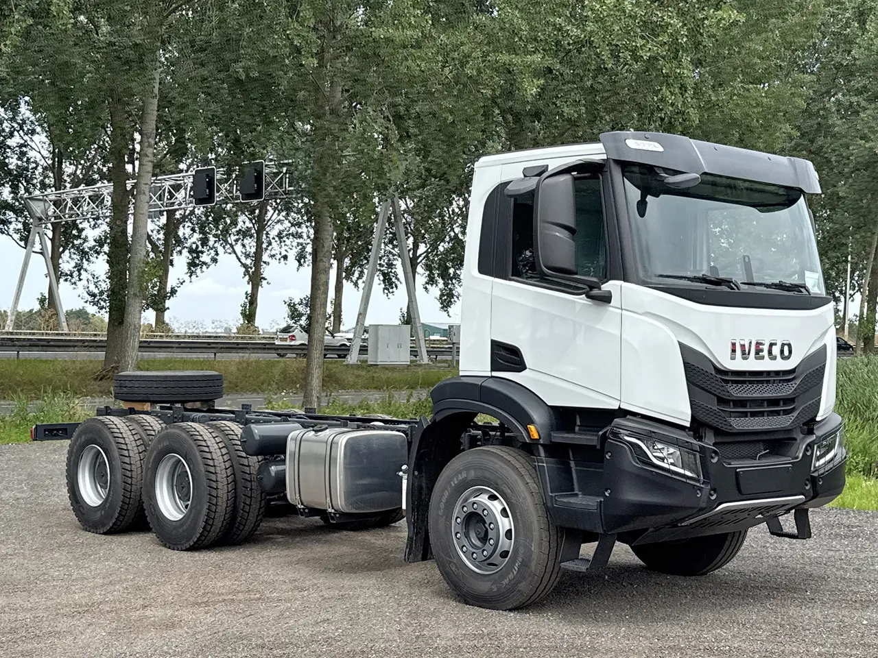 Iveco T-Way AD380T43H-3800 AT Châssis Cabine 6x4 8