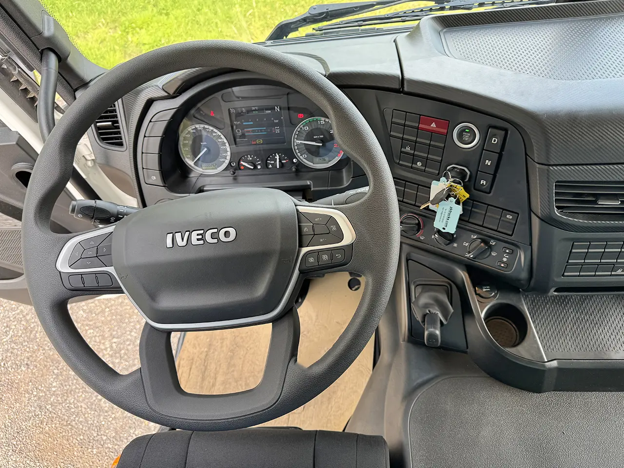 Iveco T-Way AD380T43H-3800 AT Châssis Cabine 6x4 10