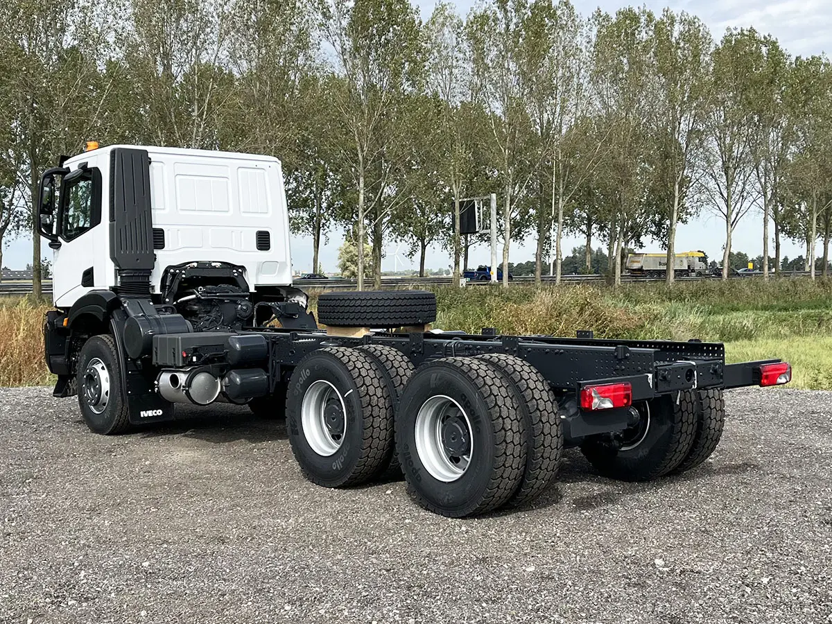 Iveco T-Way AD380T43H-4200 AT 6x4 Châssis Cabine