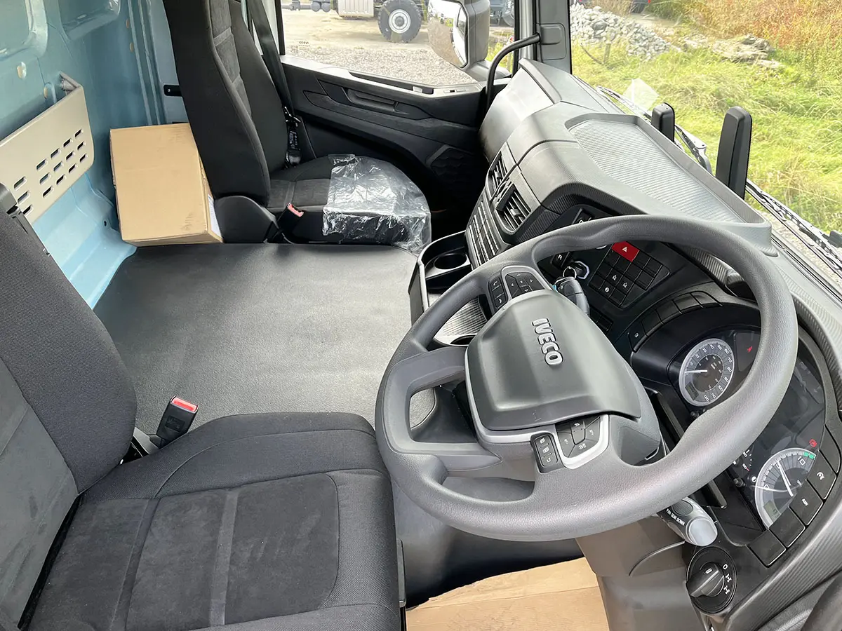 Iveco T-Way AD380T43H-4200 AT Chassis Cabin 6x4 7