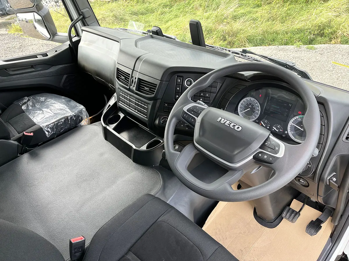 Iveco T-Way AD380T43H-4200 AT Chassis Cabin 6x4 8