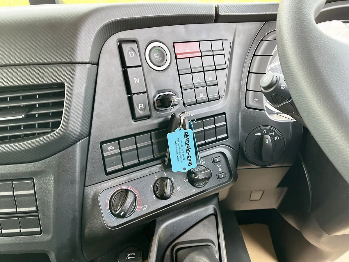 Iveco T-Way AD380T43H-4200 AT Chassis Cabin 6x4 10