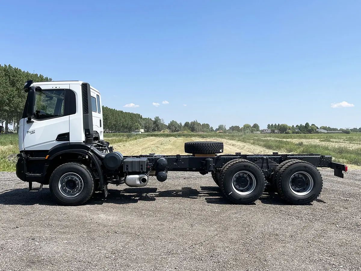 Iveco T-Way AD380T43H-4200 AT 6x4 Chassis Cabin