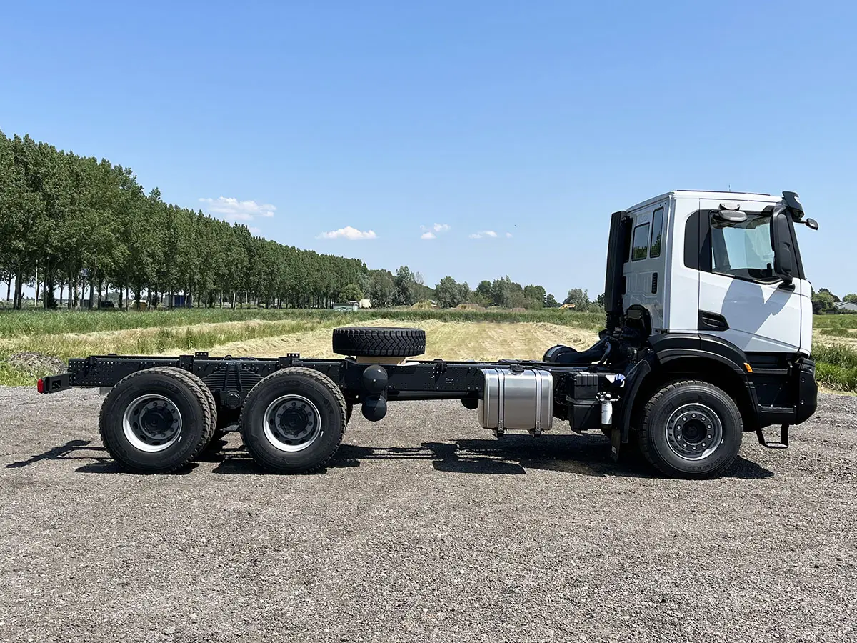Iveco T-Way AD380T43H-4200 AT Chassis Cabin 6x4 5
