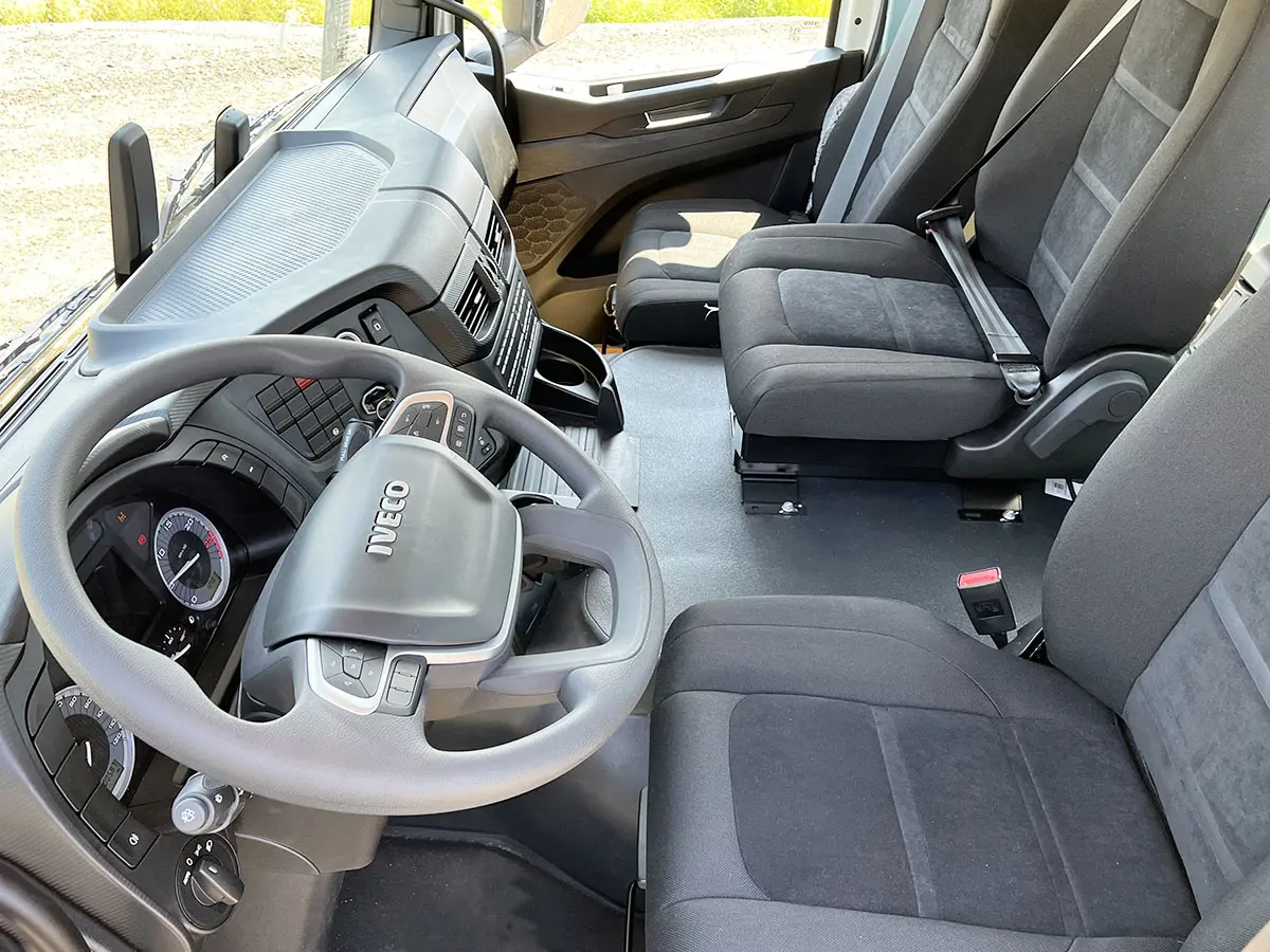 Iveco T-Way AD380T43H-4200 AT 6x4 Chassis Cabin 7