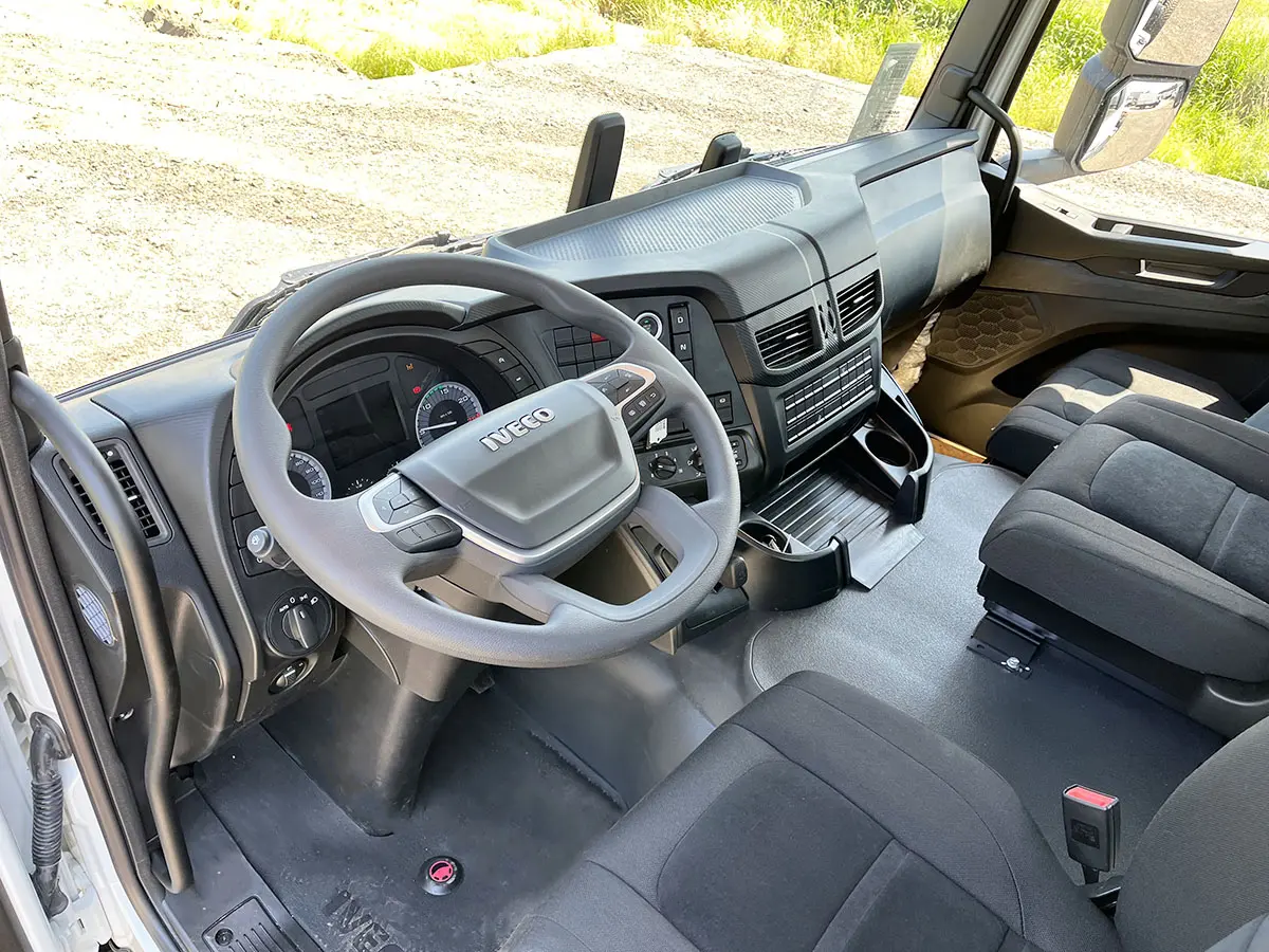 Iveco T-Way AD380T43H-4200 AT Chassis Cabin 6x4 8