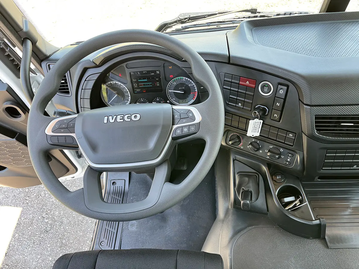 Iveco T-Way AD380T43H-4200 AT Chassis Cabin 6x4 9