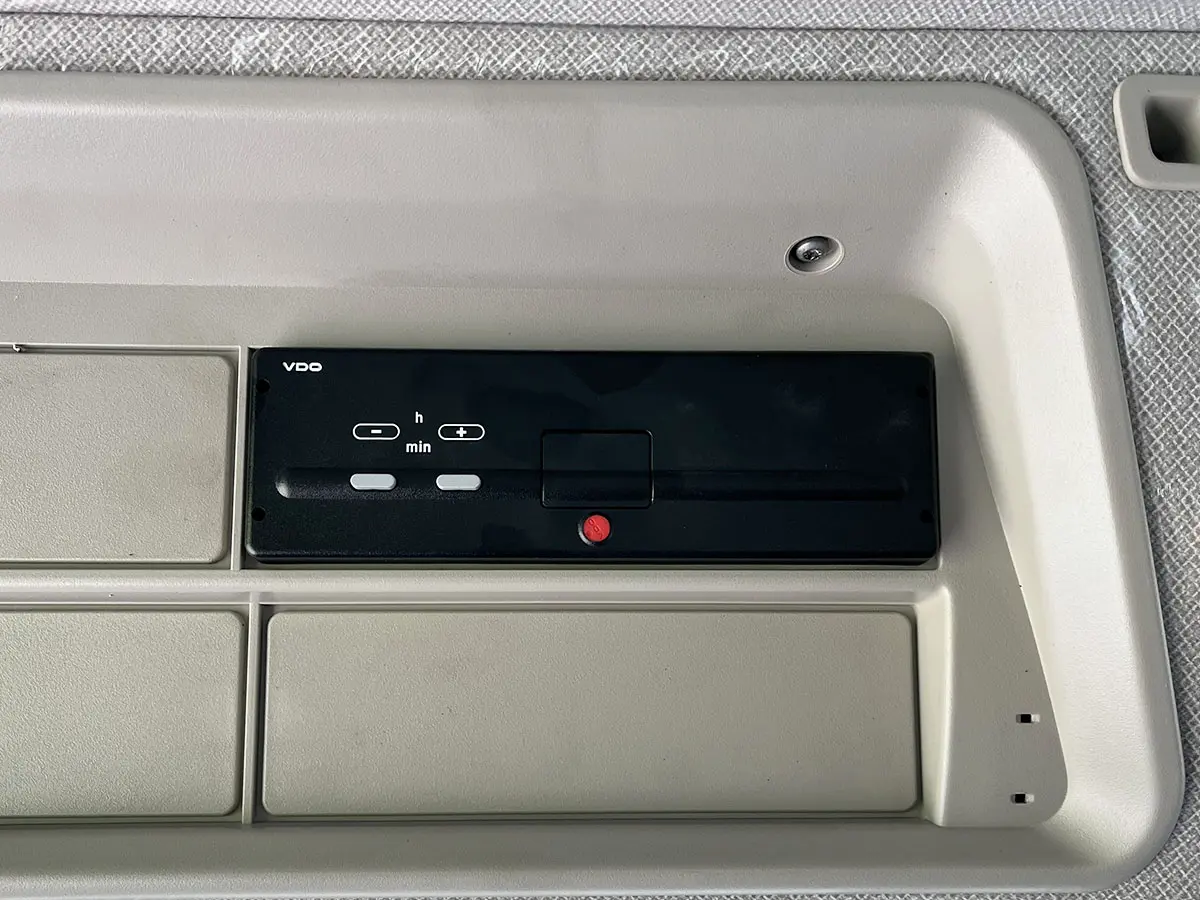 Iveco T-Way AD380T43H-4200 AT 6x4 Chassis Cabin 10