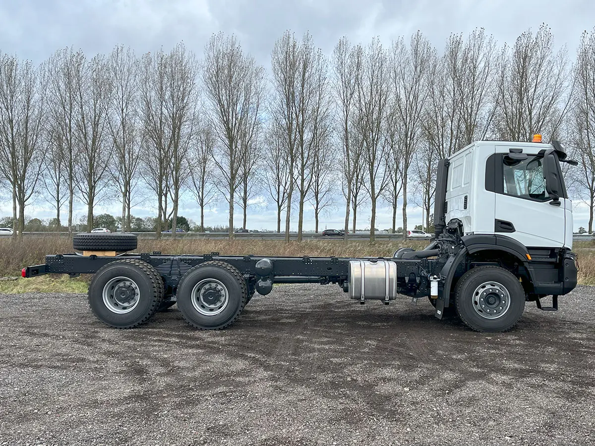 Iveco T-Way AD380T43H-4500 AT Chassis Cabin 6x4 5