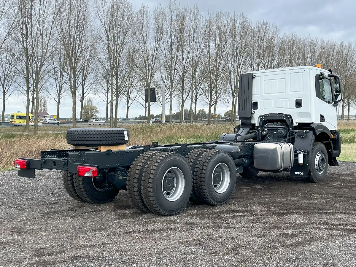 Iveco T-Way AD380T43H-4500 AT 6x4 Chassis Cabin 6