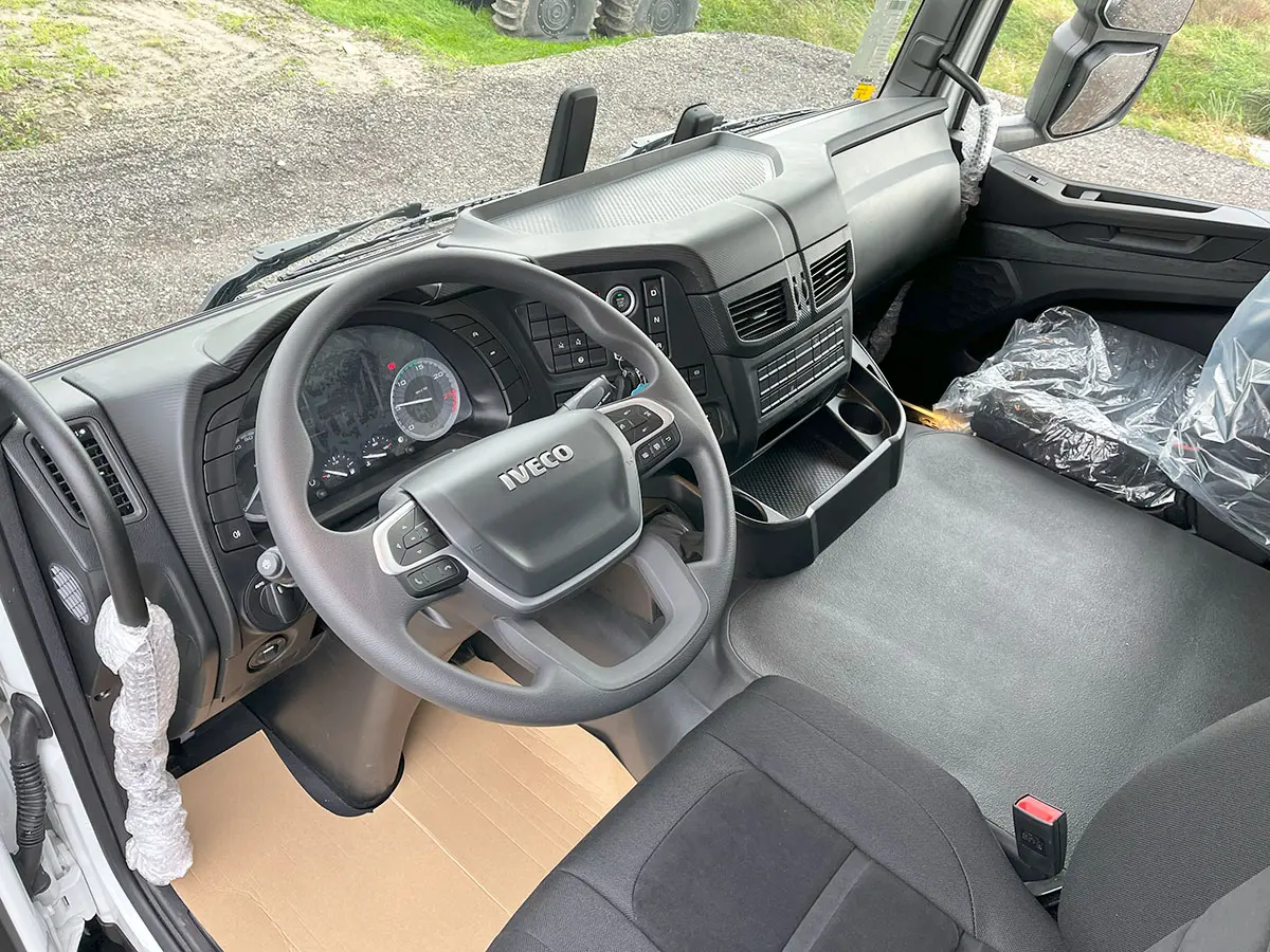 Iveco T-Way AD380T43H-4500 AT Chassis Cabin 6x4 8