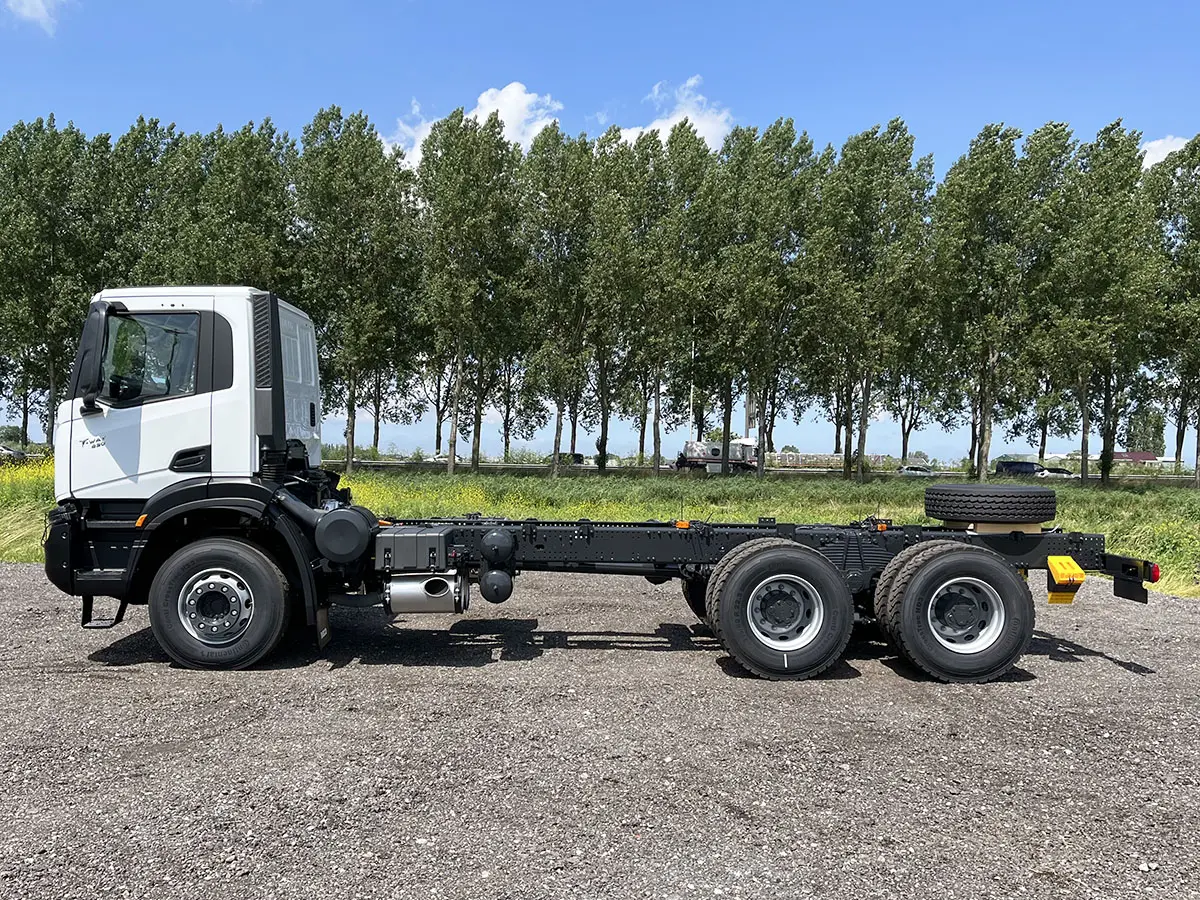 Iveco T-Way AD380T43H-4500 AT Mixer Chassis Cabin 6x4 2