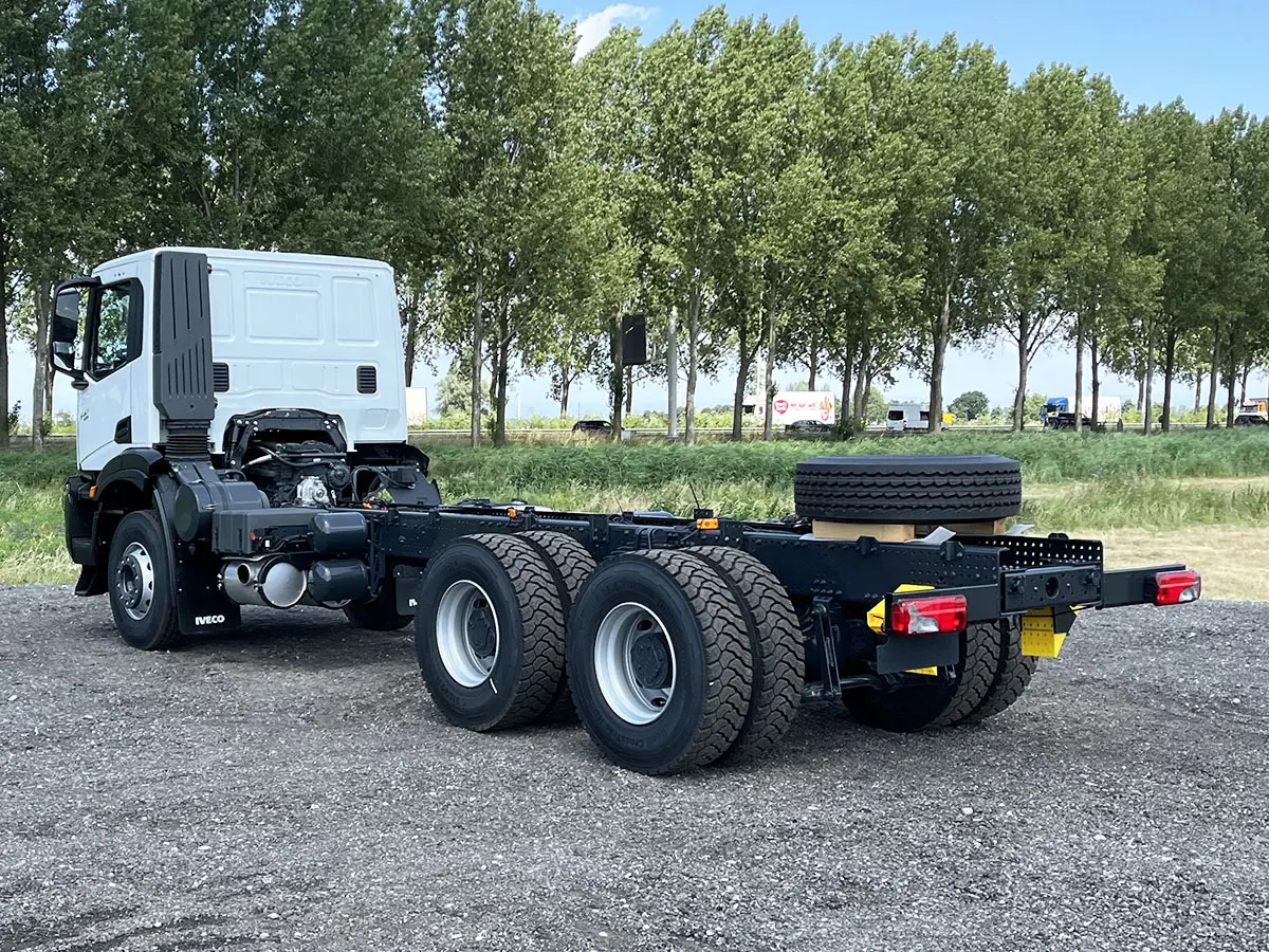 Iveco T-Way AD380T43H-4500 AT Mixer Chassis Cabin 6x4 3