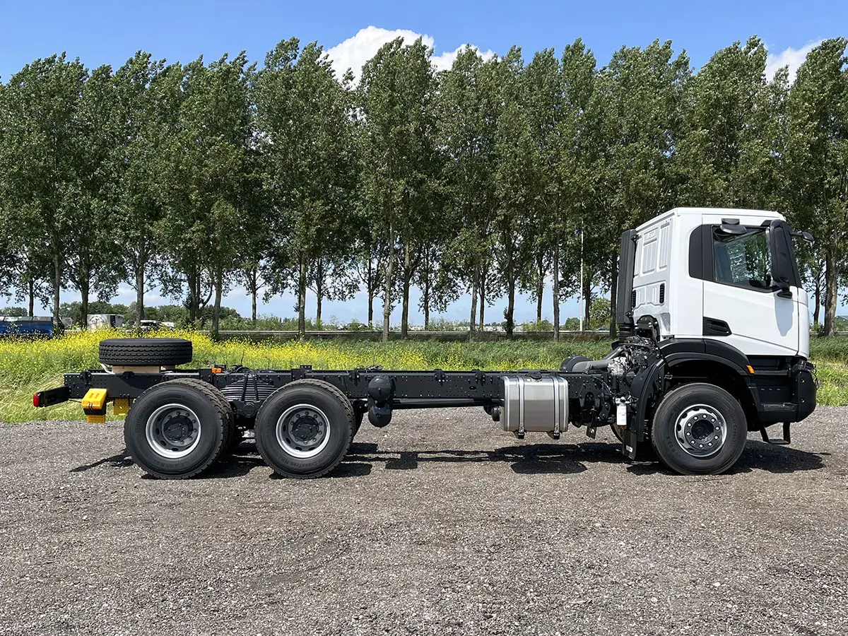 Iveco T-Way AD380T43H-4500 AT Mixer Chassis Cabin 6x4 5