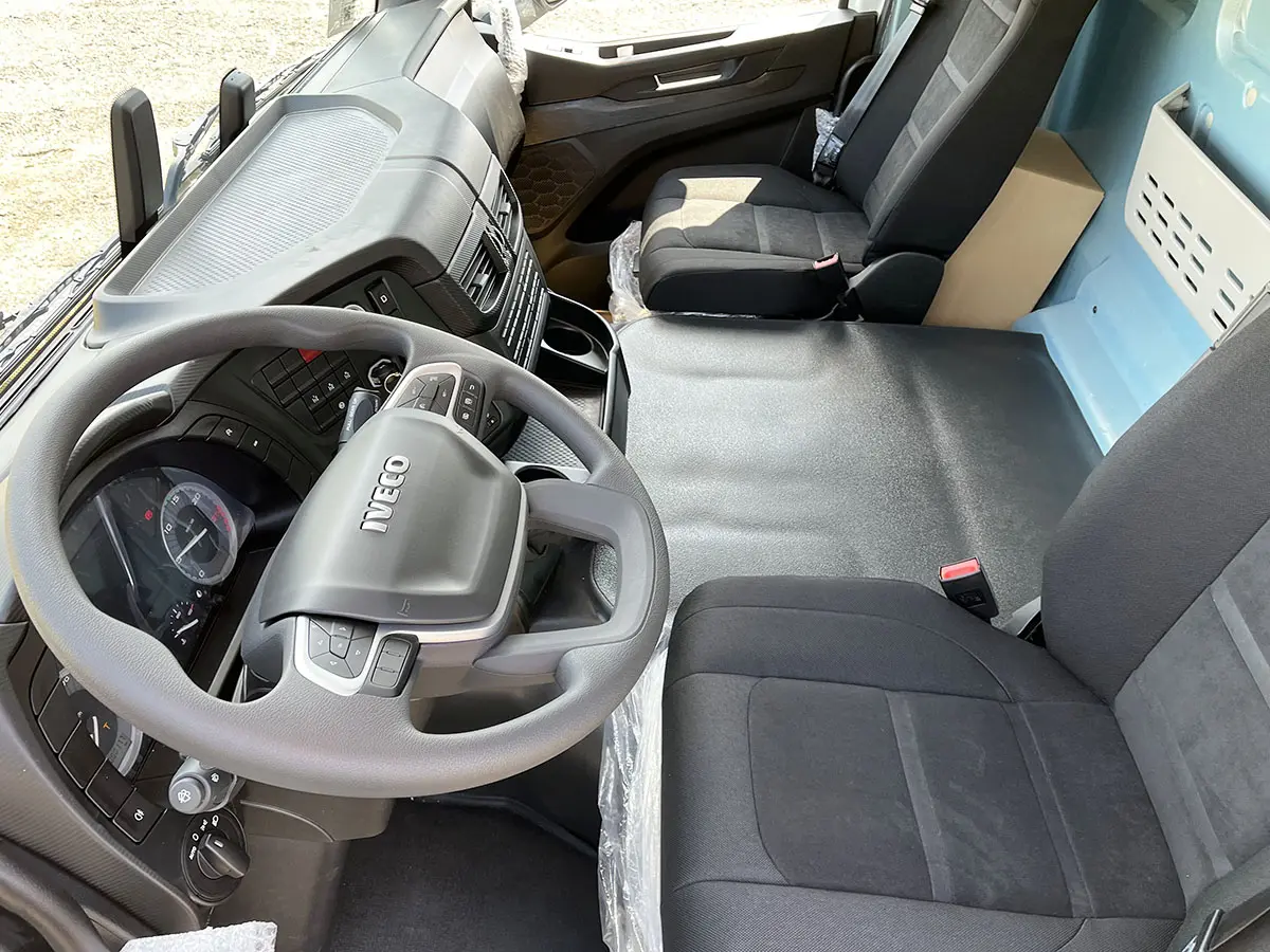 Iveco T-Way AD380T43H-4500 AT Mixer Chassis Cabin 6x4 7