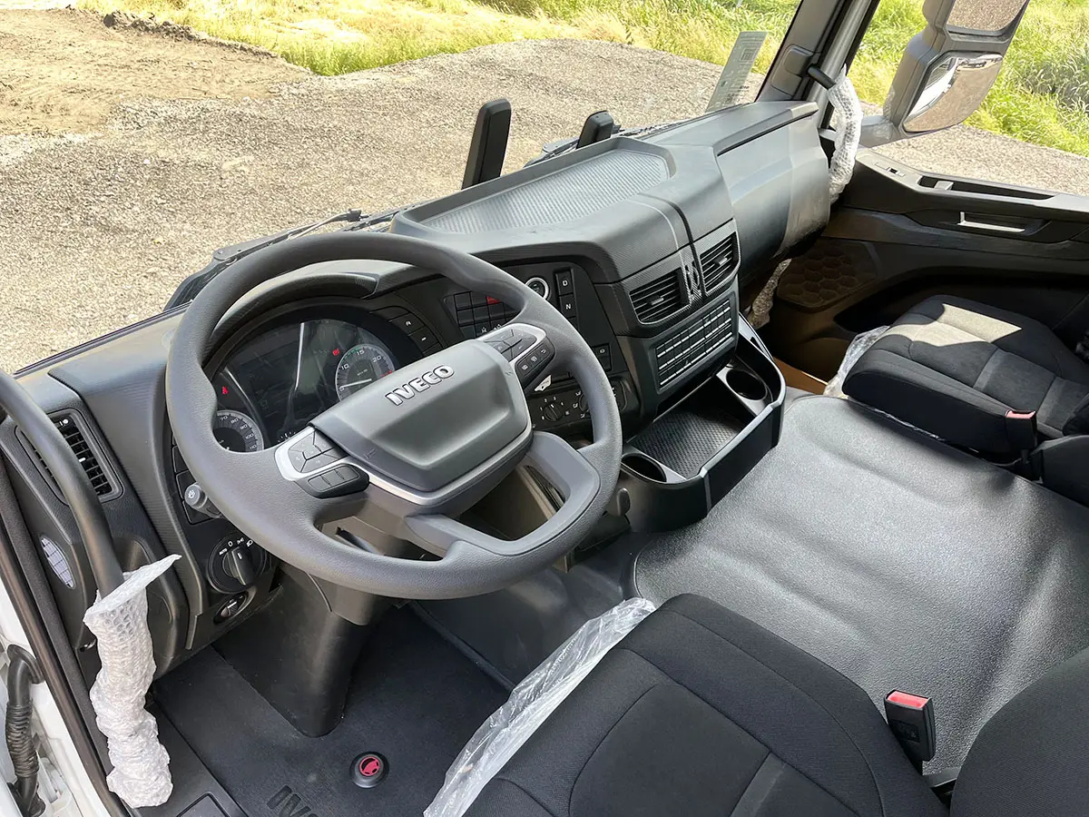 Iveco T-Way AD380T43H-4500 AT Mixer Chassis Cabin 6x4 8