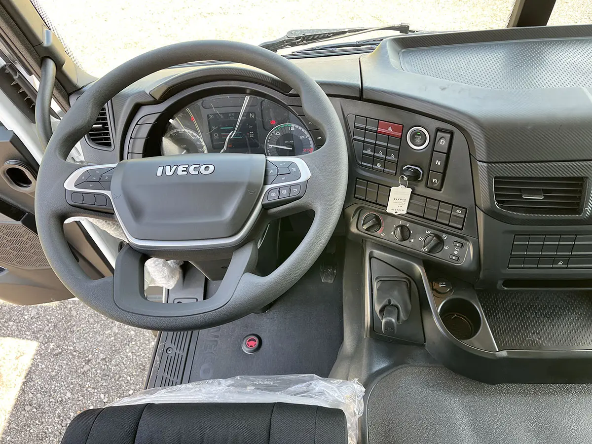 Iveco T-Way AD380T43H-4500 AT Mixer Chassis Cabin 6x4 9