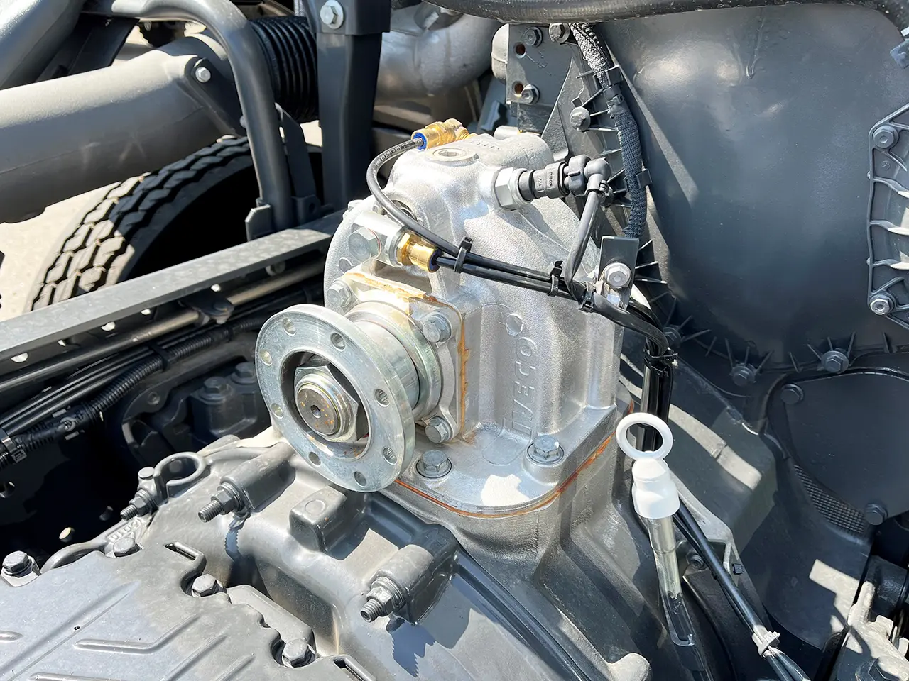 Iveco T-Way AD380T43H-4500 AT Mixer 6x4 Chassis Cabin 11