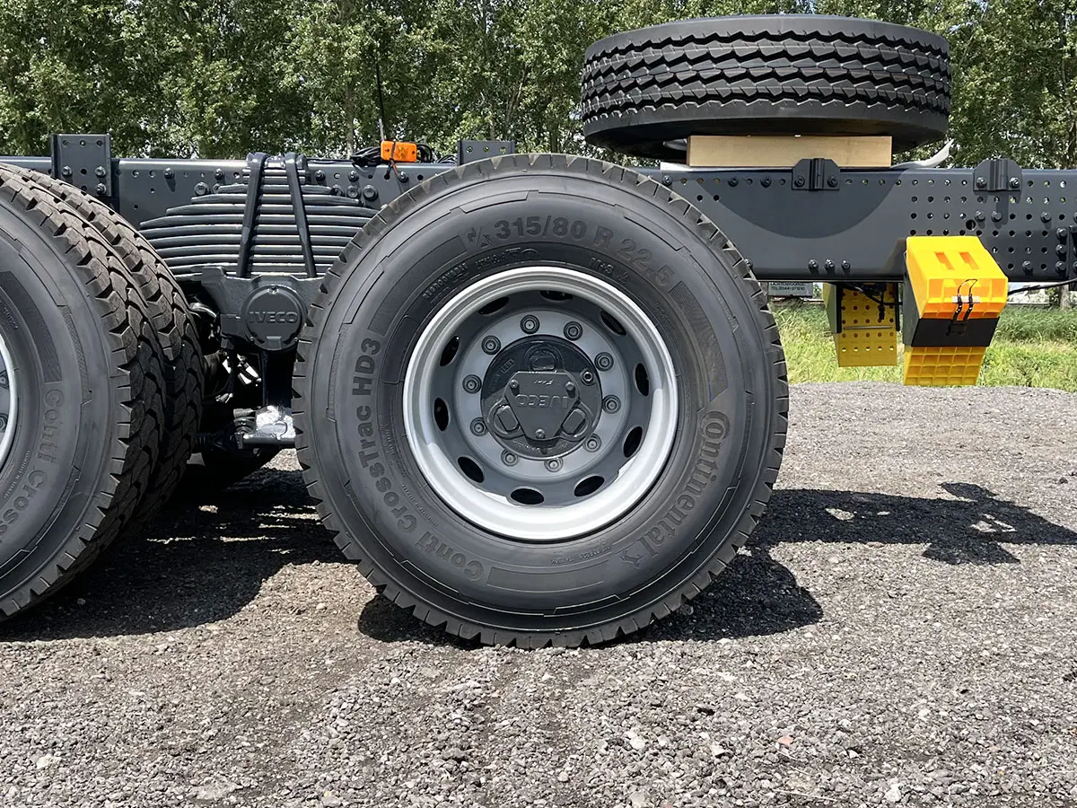 Iveco T-Way AD380T43H-4500 AT Mixer Chassis Cabin 6x4 13