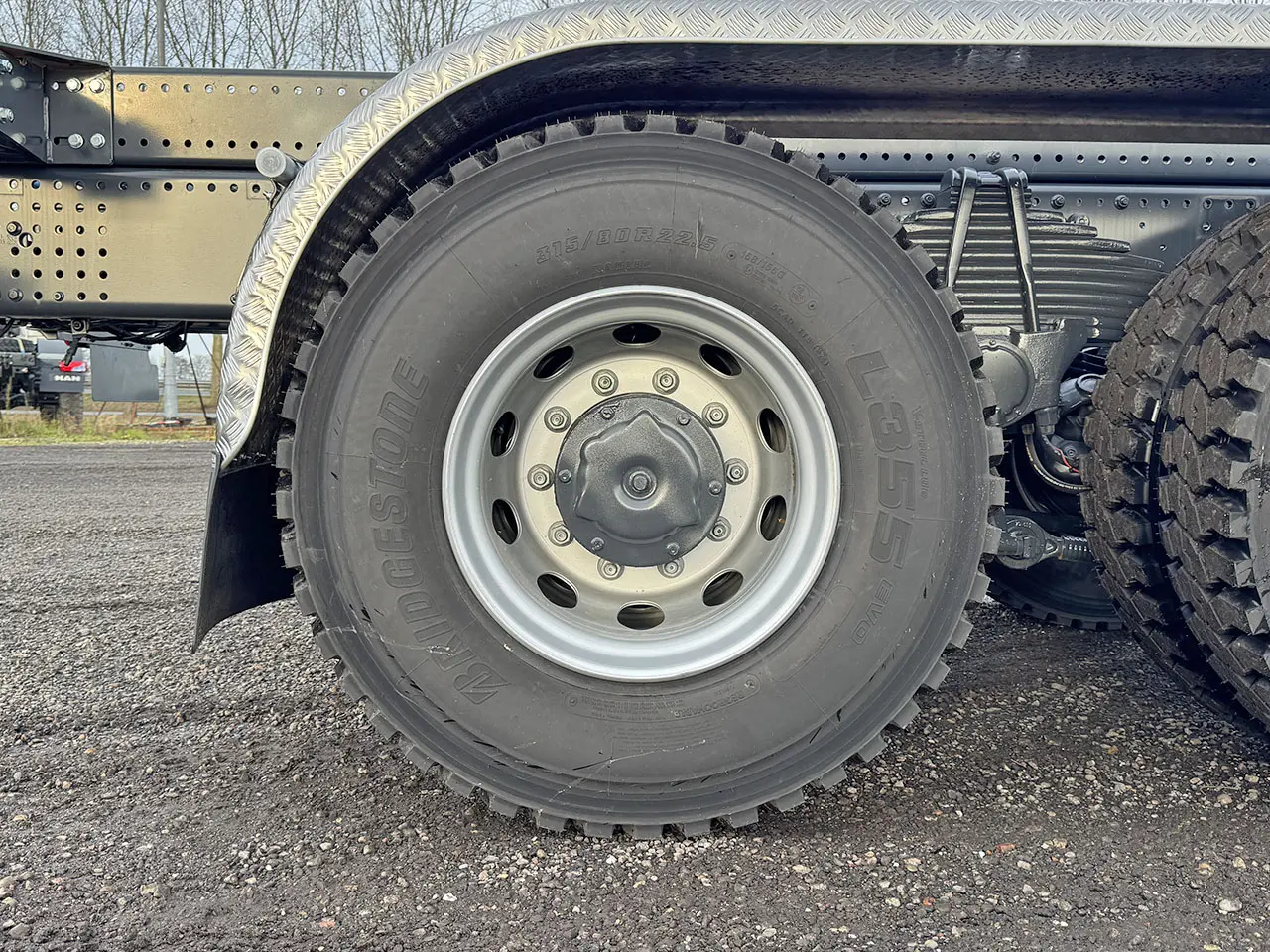 Iveco T-Way AD380T43H 6x4 Container Truck 14