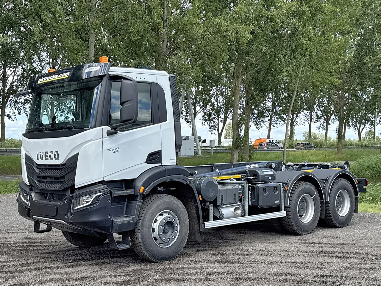 Iveco T-Way AD380T43H AT Container à crochet 6x4