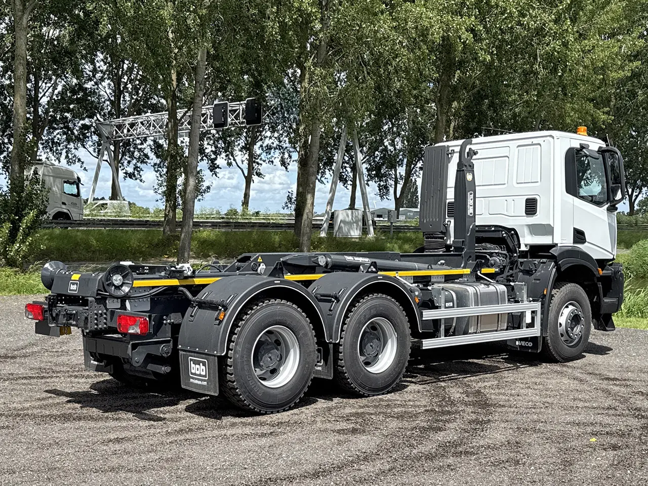 Iveco T-Way AD380T43H AT Container à crochet 6x4 2