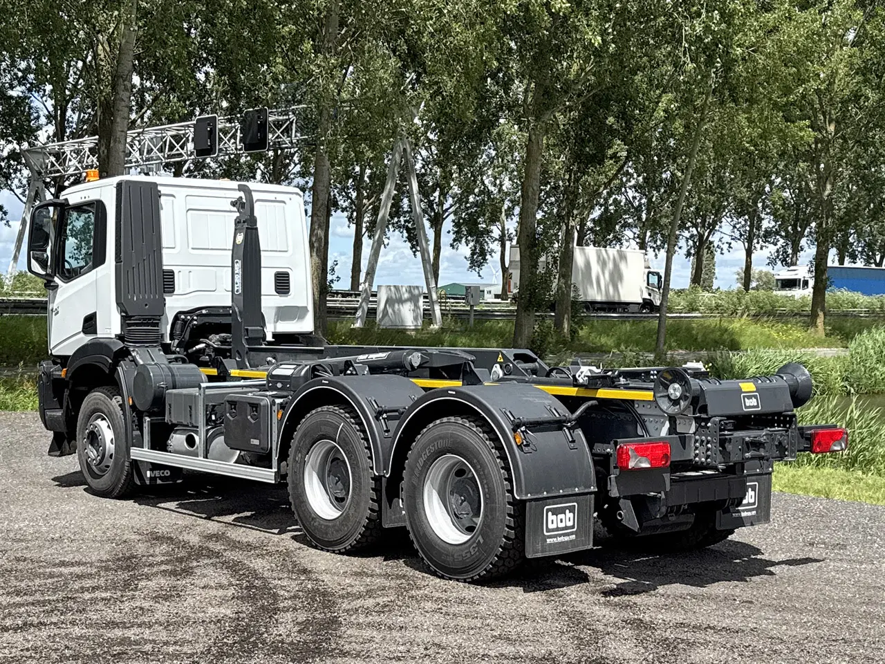 Iveco T-Way AD380T43H AT Container à crochet 6x4 6