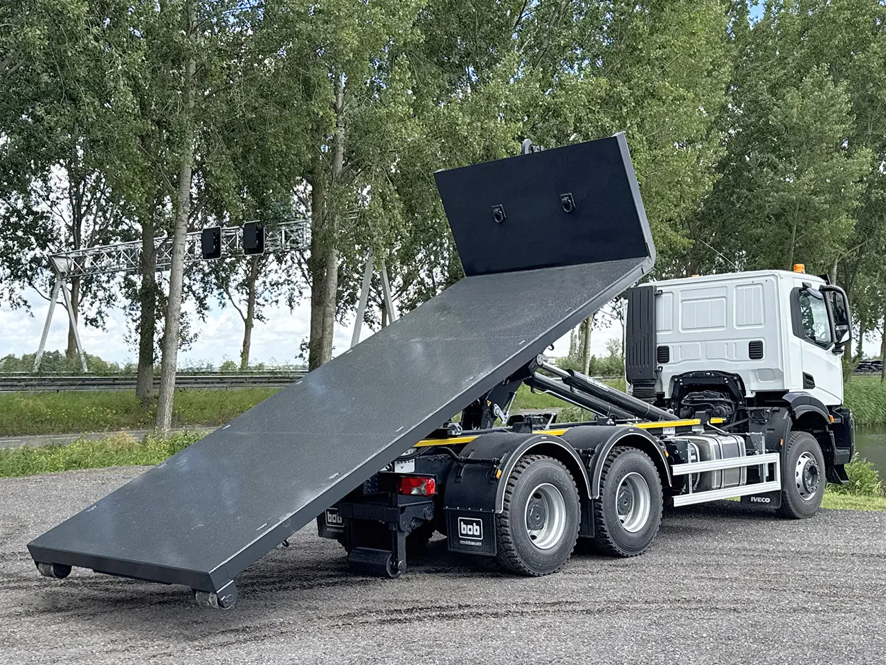 Iveco T-Way AD380T43H AT Container à crochet 6x4 20