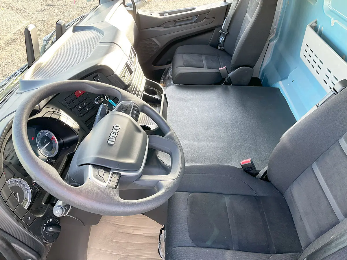 Iveco T-Way AD380T43H AT 6x4 Fuel Tank Truck 6