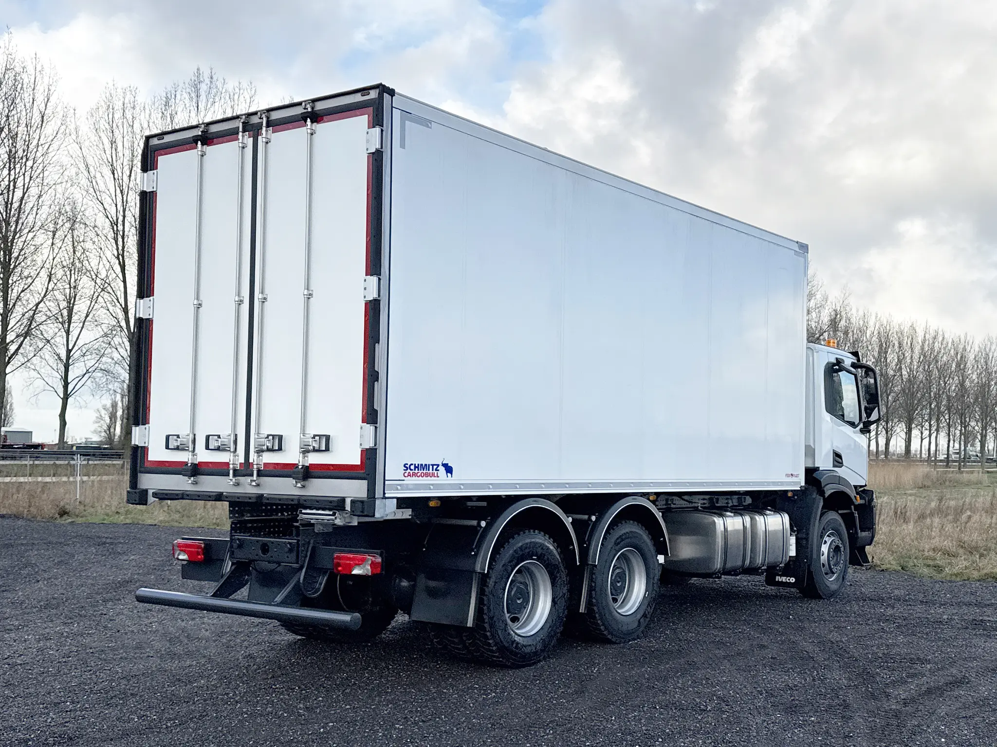 Iveco T-Way AD380T43H AT 6x4 Refrigerated Box Truck 2