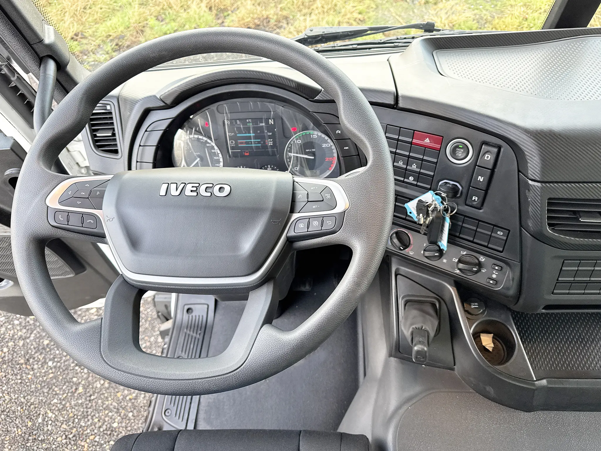 Iveco T-Way AD380T43H AT 6x4 Refrigerated Box Truck 9