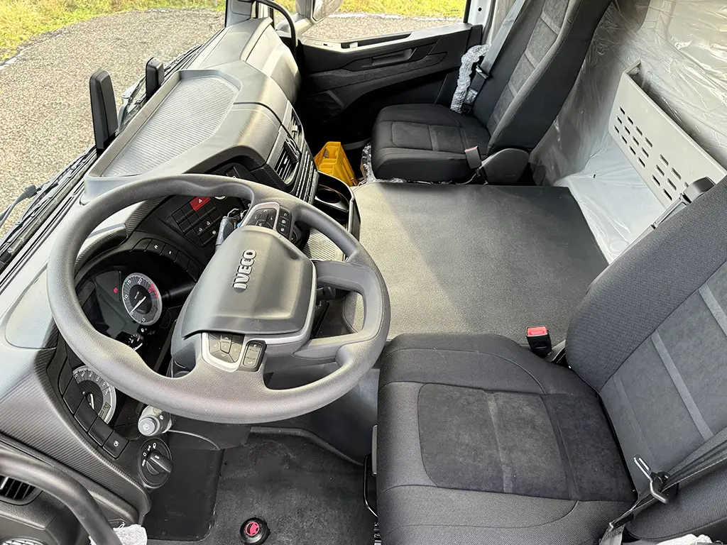 Iveco T-Way AD380T43H AT 6x4 Tipper Truck 7