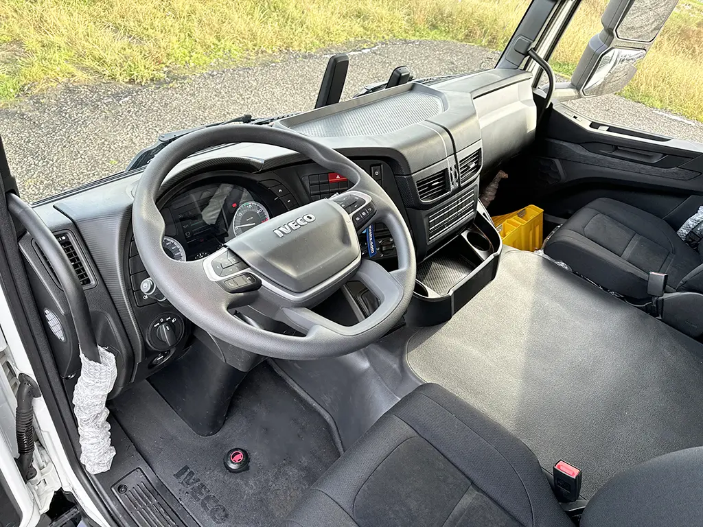 Iveco T-Way AD380T43H AT 6x4 Tipper Truck 8