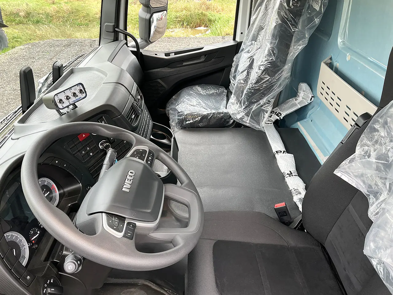 Iveco T-Way AD380T43H AT 6x4 Water Tank Truck 7