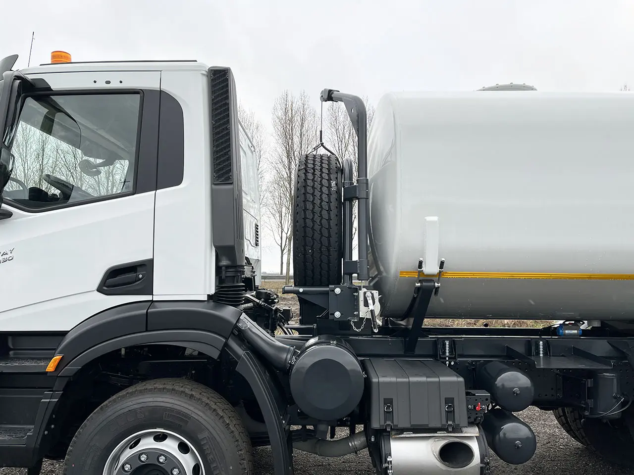 Iveco T-Way AD380T43H AT 6x4 Water Tank Truck 12