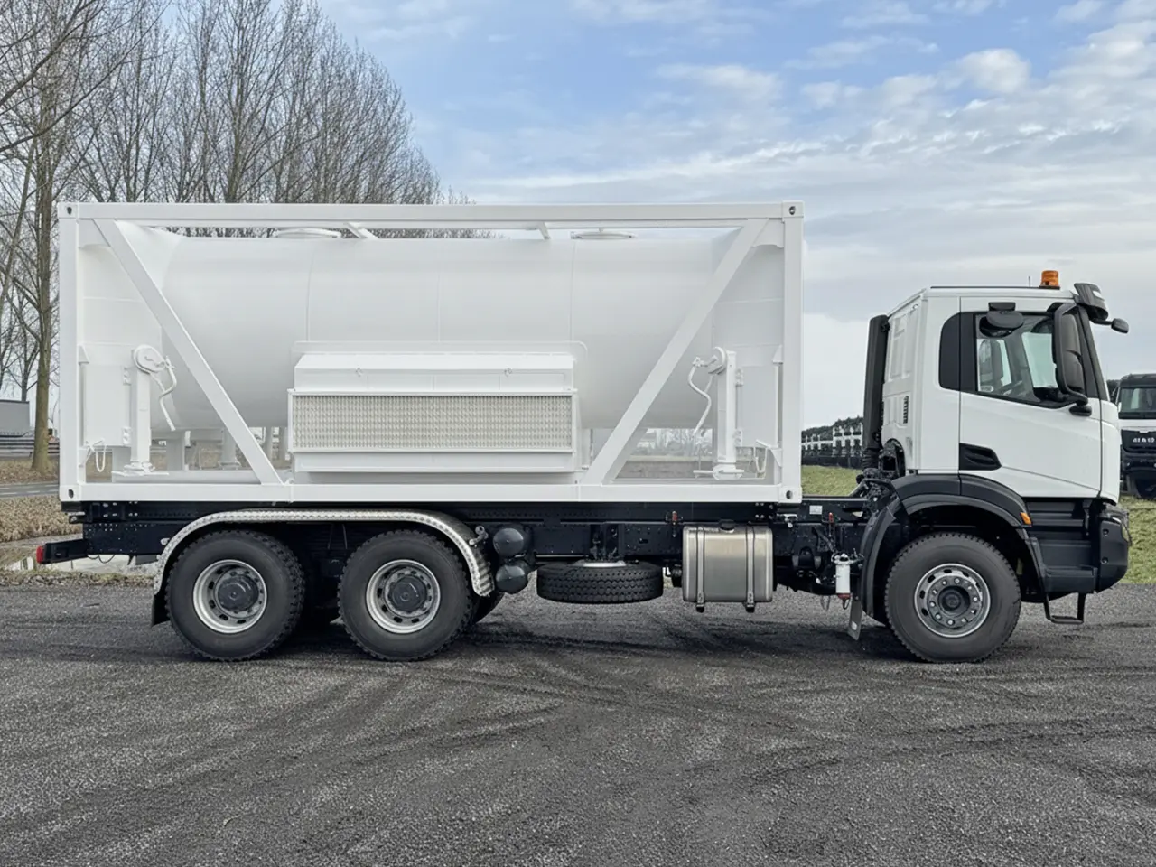 Iveco T-Way AD380T43H AT Water Tank Truck 6x4 5