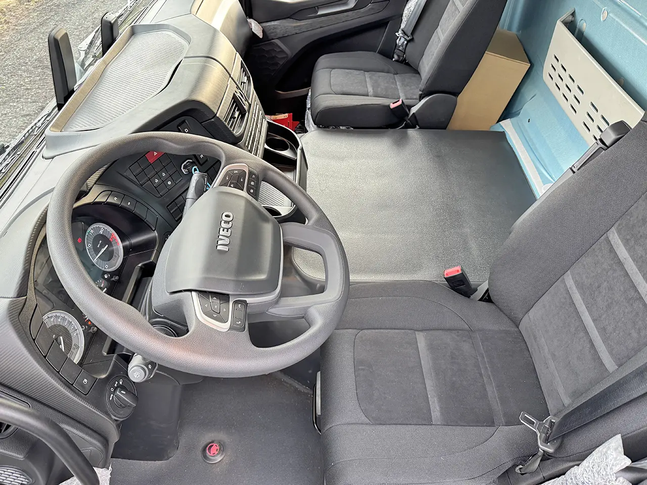 Iveco T-Way AD380T43H AT 6x4 Water Tank Truck 9