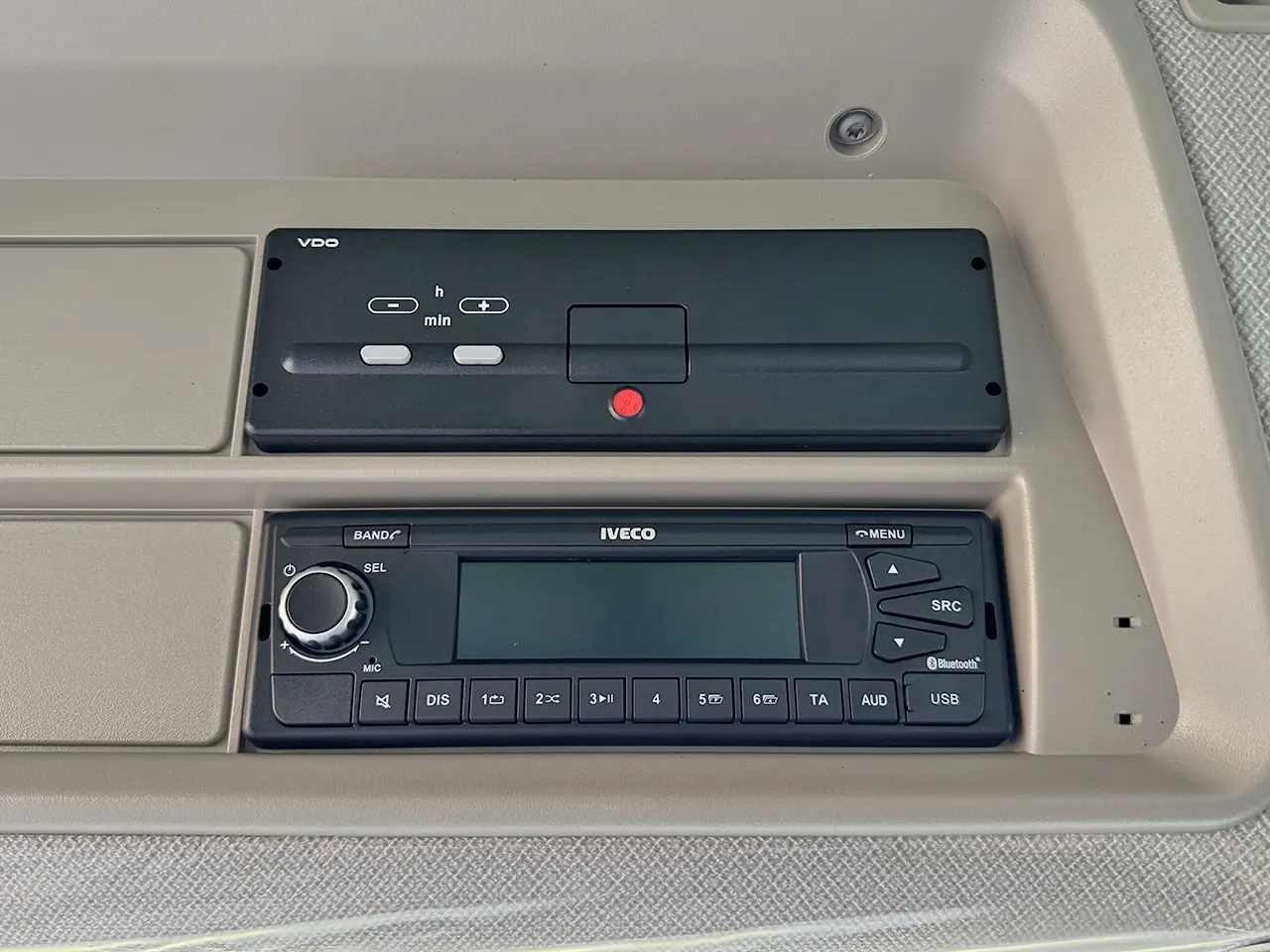 Iveco T-Way AD380T43H AT 6x4 Water Tank Truck 11