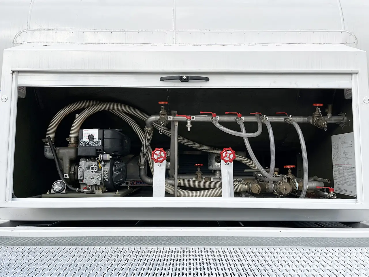 Iveco T-Way AD380T43H AT 6x4 Water Tank Truck 12