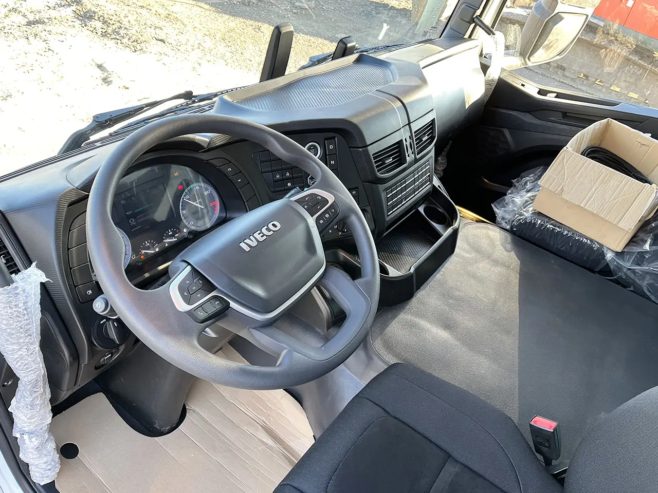 Iveco T-Way AD380T43H AT Fassi F155A.2.22 Crane Truck 6x4 8