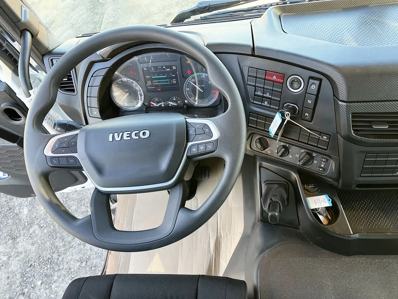 Iveco T-Way AD380T43H AT Fassi F155A.2.22 Crane Truck 6x4 9