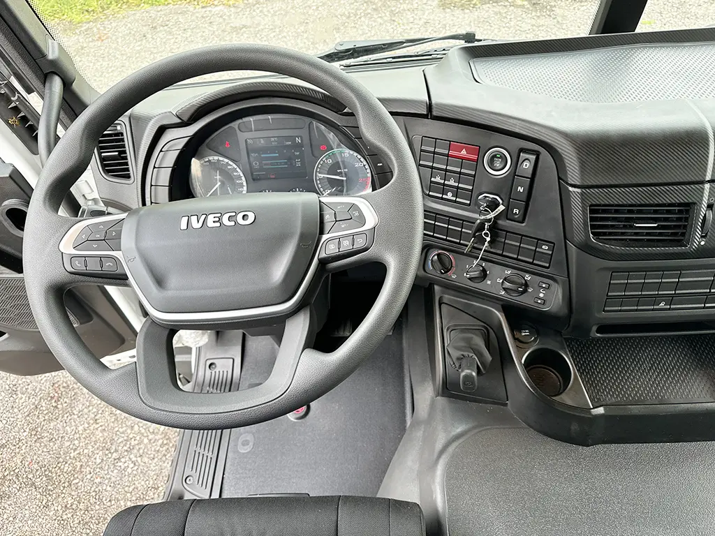 Iveco T-Way AD380T43H AT Fassi F245A.0.24 Crane Truck 6x4 9