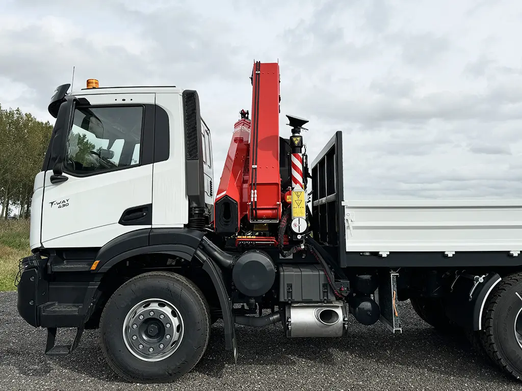 Iveco T-Way AD380T43H AT Fassi F245A.0.24 Crane Truck 6x4 11