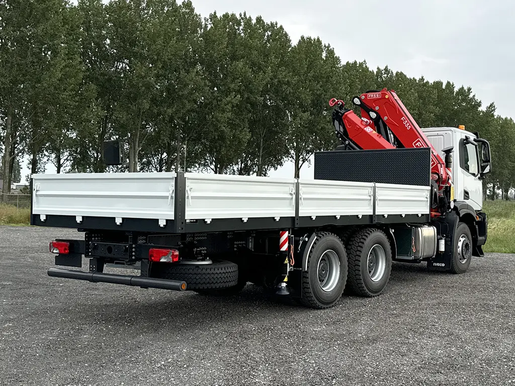 Iveco T-Way AD380T43H AT Fassi F335A.2.24 Camion grue 6x4 6